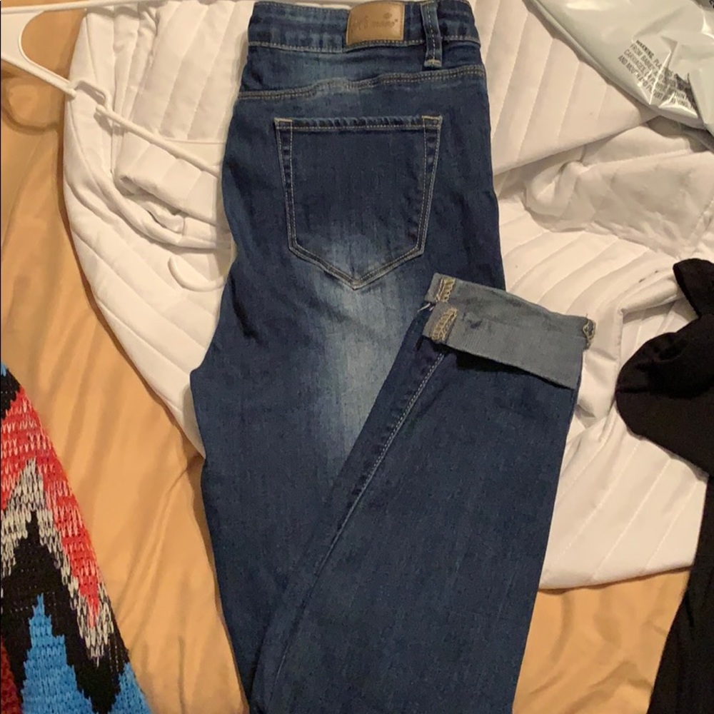 Lightly distressed skinny jeans